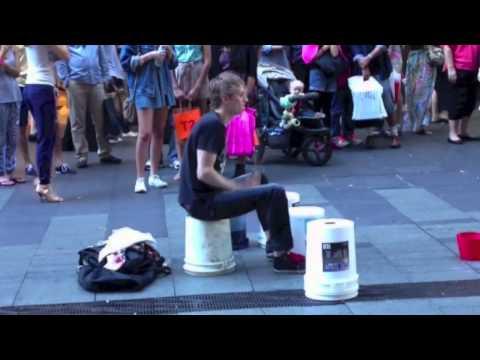 New York - Street Drummer